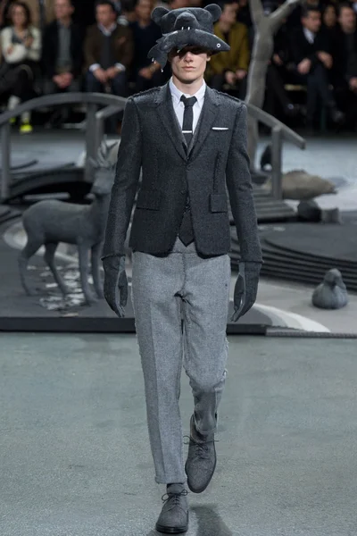 Look 18
